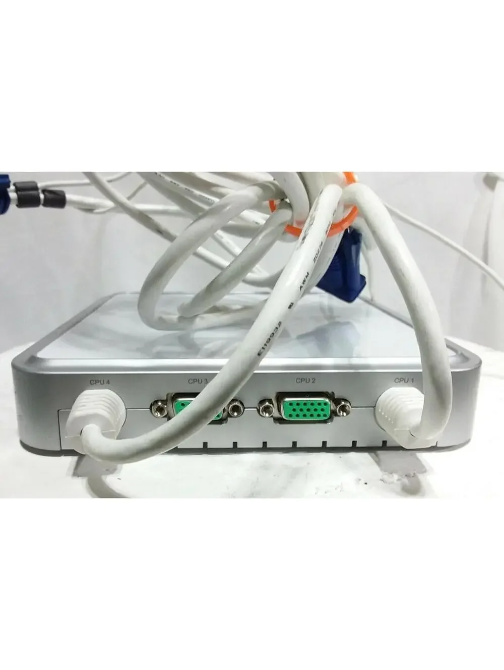IOGEAR GCS634U 4-Port VGA USB KVM Switch Audio Mic Cables Included Tested Works